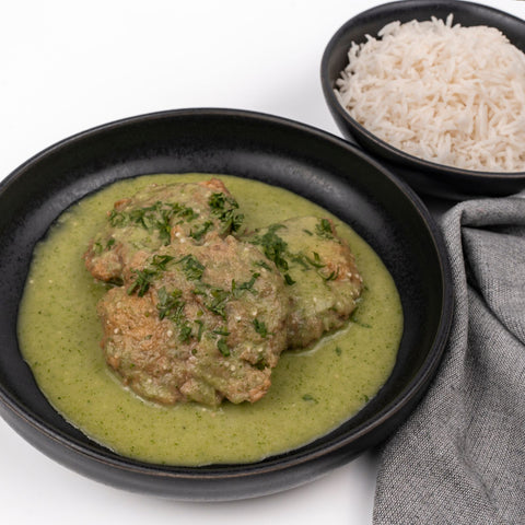 Tortitas de carne en salsa verde con arroz basmati